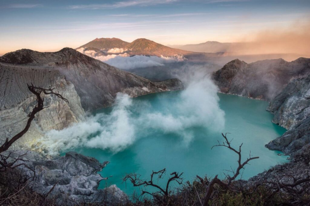 How to hike Ijen Crater ?